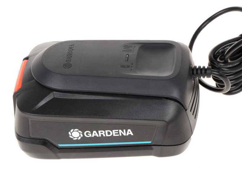 Heckenschere mit Batterie GARDENA THS im Agrieuro Angebot | V 42/18 P4